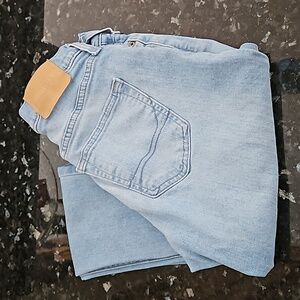 * Gently Used Athletic Skinny Hollister Jeans 26x30